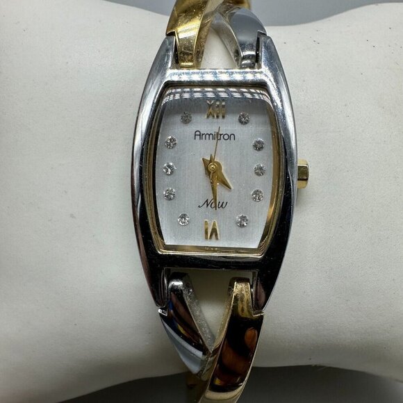 3/$30 Armitron Watch Women Silver Tone Cross Over Band New Battery 6.5" - Picture 1 of 11